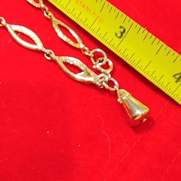 Vintage Gold Toned Bracelet with Bell Shaped Dangling Charm - Picture 4 of 5